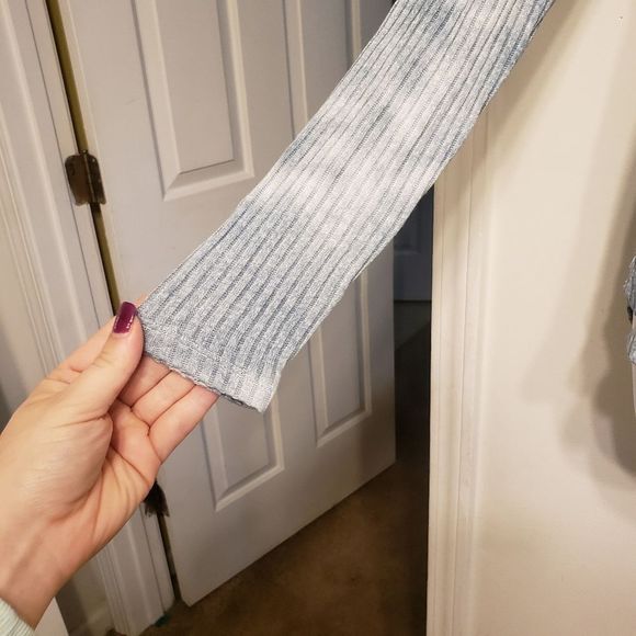 American Eagle top - Picture 4 of 6